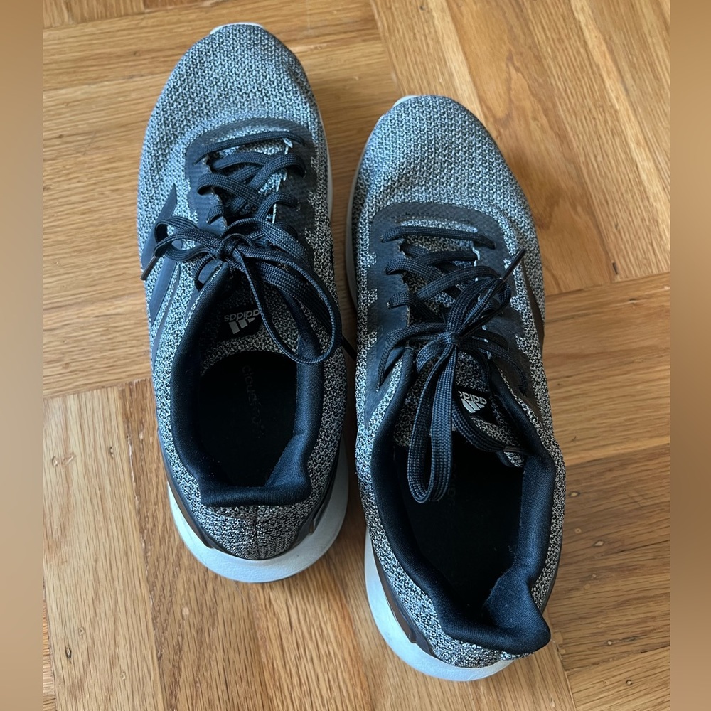 Men’s Adidas sneaker